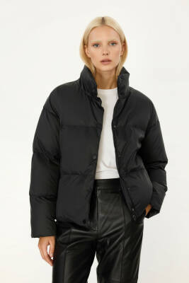 D1fference İçi Astarlı Cepli Kapüşonlu Jel Elyaf Su ve Rüzgar Geçirmez Dik Yaka Kışlık Kadın Mont - 25