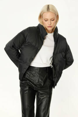 D1fference İçi Astarlı Cepli Kapüşonlu Jel Elyaf Su ve Rüzgar Geçirmez Dik Yaka Kışlık Kadın Mont - 26