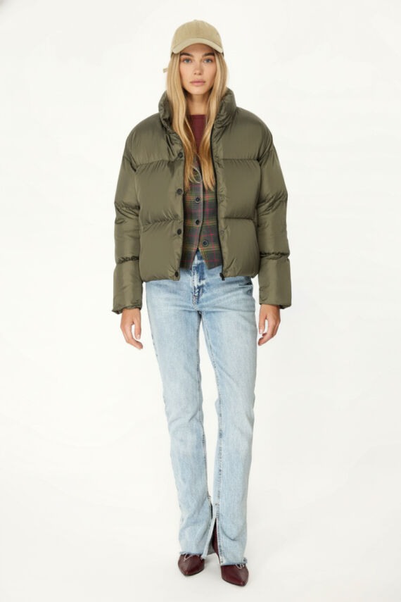 D1fference İçi Astarlı Cepli Kapüşonlu Jel Elyaf Su ve Rüzgar Geçirmez Dik Yaka Kışlık Kadın Mont - 5