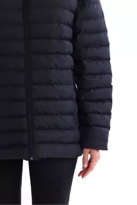 İçi Astarlı Cepli Jel Elyaf Su ve Rüzgar Geçirmez Şişme Kışlık Kadın Mont - 18