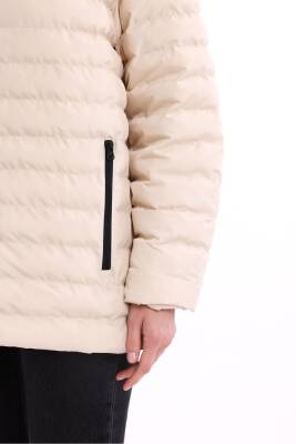 İçi Astarlı Cepli Jel Elyaf Su ve Rüzgar Geçirmez Şişme Kışlık Kadın Mont - 53