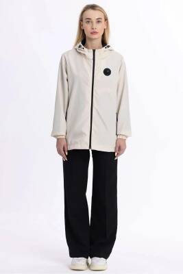 İçi Astarlı Su ve Rüzgar Geçirmez Cepli Kadın Yağmurluk - 3