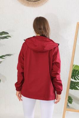 İçi Astarlı Su ve Rüzgar Geçirmez Cepli Kadın Yağmurluk - 18