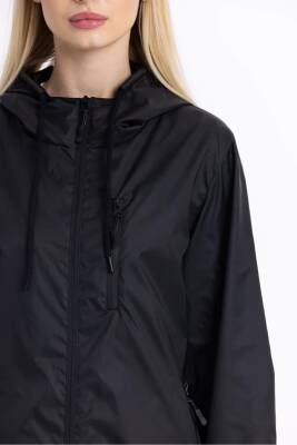 İçi Astarlı Su ve Rüzgar Geçirmez Cepli Kadın Yağmurluk - 4