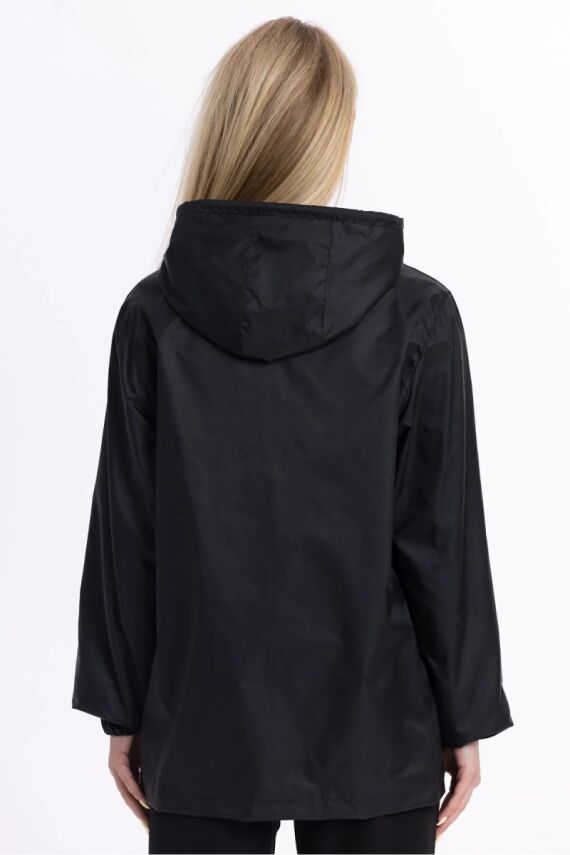 İçi Astarlı Su ve Rüzgar Geçirmez Cepli Kadın Yağmurluk - 6