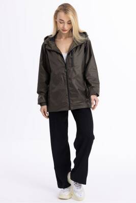 İçi Astarlı Su ve Rüzgar Geçirmez Cepli Kadın Yağmurluk - 22