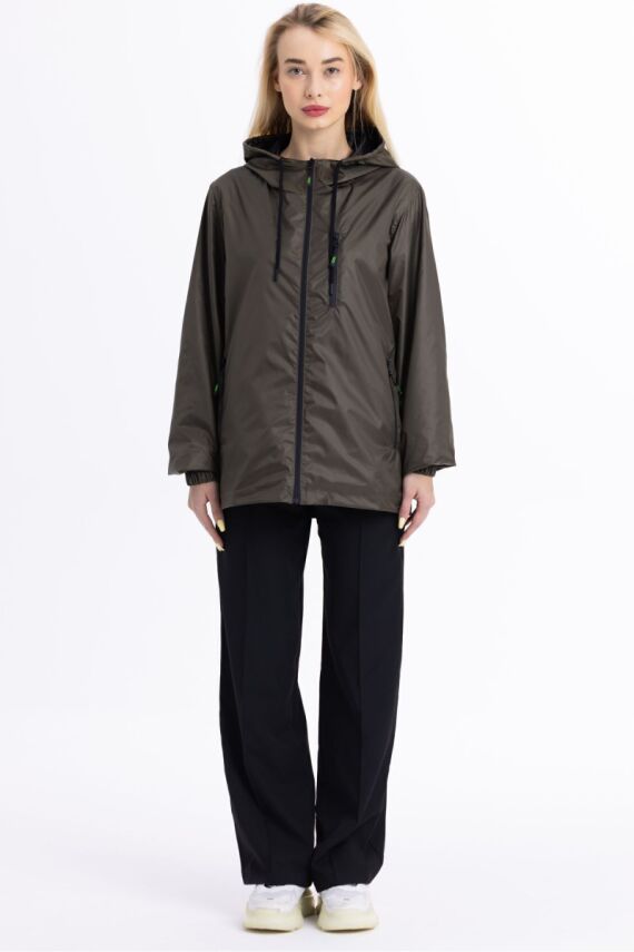 İçi Astarlı Su ve Rüzgar Geçirmez Cepli Kadın Yağmurluk - 24