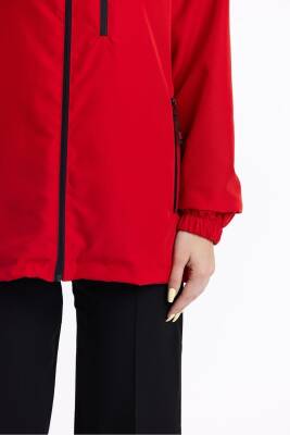 İçi Astarlı Su ve Rüzgar Geçirmez Cepli Kadın Yağmurluk - 31