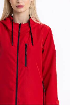 İçi Astarlı Su ve Rüzgar Geçirmez Cepli Kadın Yağmurluk - 32