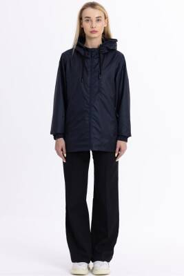 İçi Astarlı Su ve Rüzgar Geçirmez Cepli Kadın Yağmurluk - 35