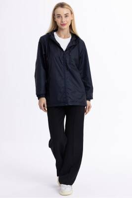 İçi Astarlı Su ve Rüzgar Geçirmez Cepli Kadın Yağmurluk - 37