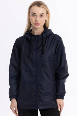 İçi Astarlı Su ve Rüzgar Geçirmez Cepli Kadın Yağmurluk - 34