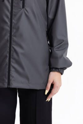 D1fference İçi Astarlı Cepli Kapüşonlu Jel Elyaflı Su ve Rügar Geçirmez Kadın Yağmurluk - 48