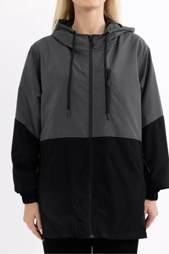 İçi Astarlı Su ve Rüzgar Geçirmez Cepli Kadın Yağmurluk - 4