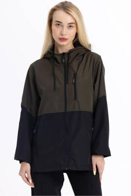 İçi Astarlı Su ve Rüzgar Geçirmez Cepli Kadın Yağmurluk - 7