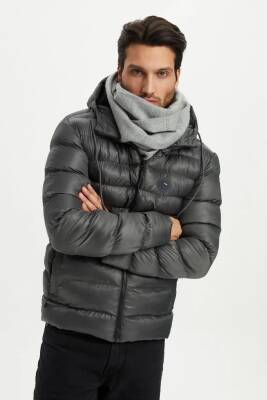 İçi Astarlı Su ve Rüzgar Geçirmez Cepli Kapüşonlu Erkek Mont - 4