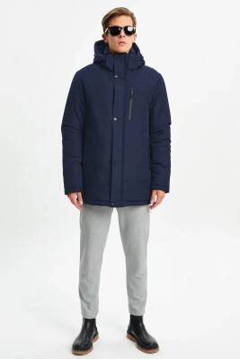 İçi Astarlı Su ve Rüzgar Geçirmez Cepli Kapüşonlu Erkek Mont - 4