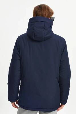 İçi Astarlı Su ve Rüzgar Geçirmez Cepli Kapüşonlu Erkek Mont - 6