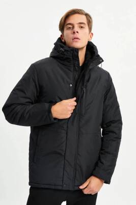 İçi Astarlı Su ve Rüzgar Geçirmez Cepli Kapüşonlu Erkek Mont - 15