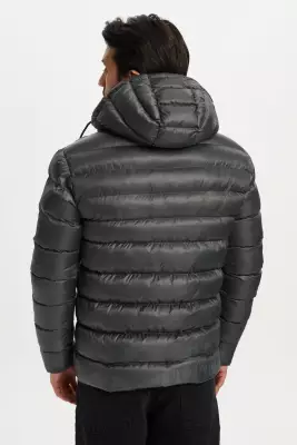 D1fference İçi Astarlı Cepli Kapüşonlu Jel Elyaflı Su ve Rügar Geçirmez Erkek Kışlık Mont - 18