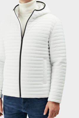 İçi Astarlı Su ve Rüzgar Geçirmez Cepli Kapüşonlu Erkek Mont - 50