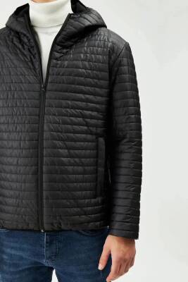 İçi Astarlı Su ve Rüzgar Geçirmez Cepli Kapüşonlu Erkek Mont - 4