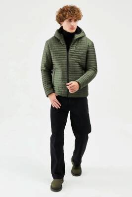 İçi Astarlı Su ve Rüzgar Geçirmez Cepli Kapüşonlu Erkek Mont - 9