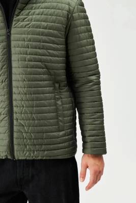 İçi Astarlı Su ve Rüzgar Geçirmez Cepli Kapüşonlu Erkek Mont - 10