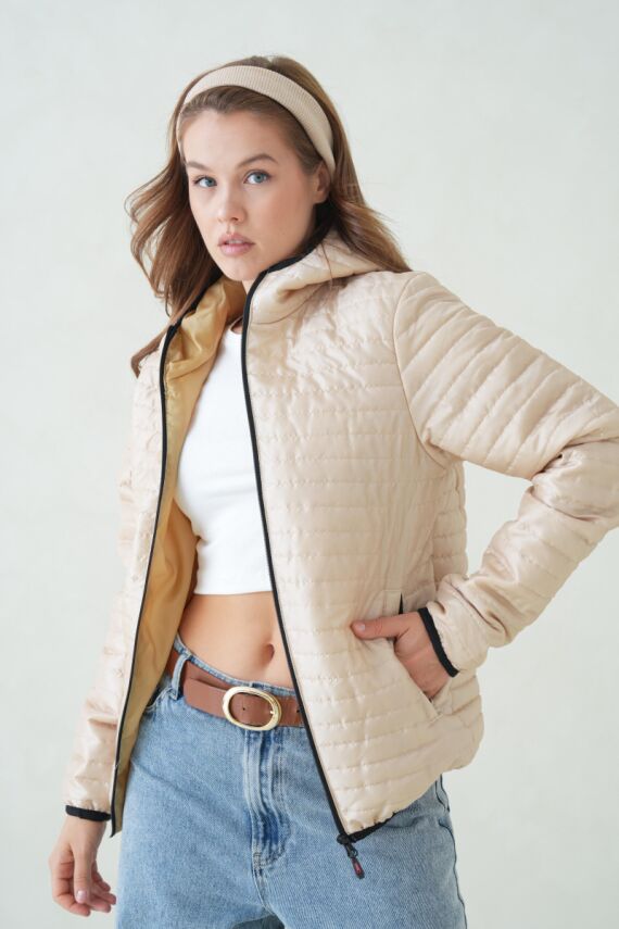 İçi Astarlı Su ve Rüzgar Geçirmez Cepli Kapüşonlu Kadın Mont - 1