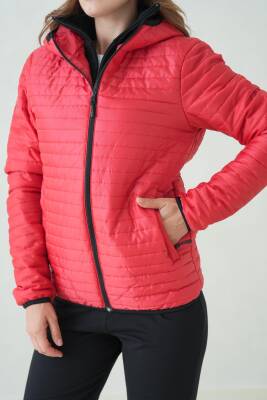 İçi Astarlı Su ve Rüzgar Geçirmez Cepli Kapüşonlu Kadın Mont - 17