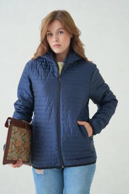 İçi Astarlı Su ve Rüzgar Geçirmez Cepli Kapüşonlu Kadın Mont - 19