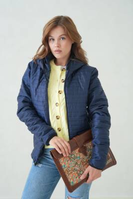 İçi Astarlı Su ve Rüzgar Geçirmez Cepli Kapüşonlu Kadın Mont - 20