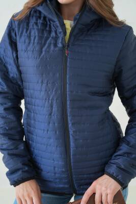 İçi Astarlı Su ve Rüzgar Geçirmez Cepli Kapüşonlu Kadın Mont - 23