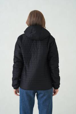 İçi Astarlı Su ve Rüzgar Geçirmez Cepli Kapüşonlu Kadın Mont - 36