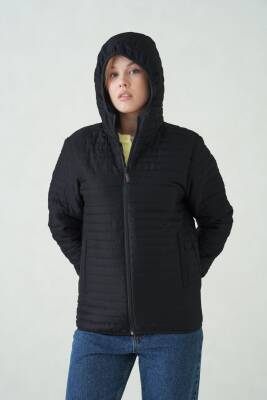 İçi Astarlı Su ve Rüzgar Geçirmez Cepli Kapüşonlu Kadın Mont - 34