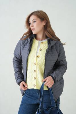 İçi Astarlı Su ve Rüzgar Geçirmez Cepli Kapüşonlu Kadın Mont - 37