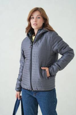 İçi Astarlı Su ve Rüzgar Geçirmez Cepli Kapüşonlu Kadın Mont - 38