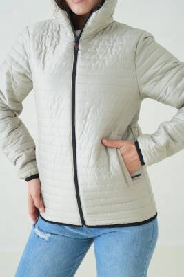 İçi Astarlı Su ve Rüzgar Geçirmez Cepli Kapüşonlu Kadın Mont - 59