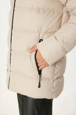 D1fference İçi Astarlı Cepli Kapüşonlu Jel Elyaflı Su ve Rügar Geçirmez Kadın Kışlık Mont - 30