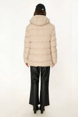 D1fference İçi Astarlı Cepli Kapüşonlu Jel Elyaflı Su ve Rügar Geçirmez Kadın Kışlık Mont - 31