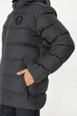 D1fference İçi Astarlı Cepli Kapüşonlu Jel Elyaflı Su ve Rügar Geçirmez Kadın Kışlık Mont - 35