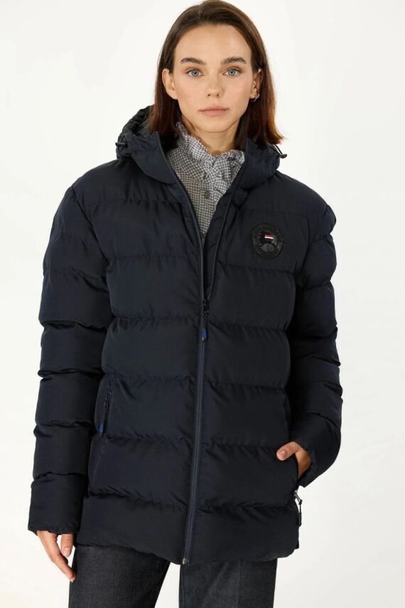 İçi Astarlı Su ve Rüzgar Geçirmez Cepli Kapüşonlu Kadın Mont - 3