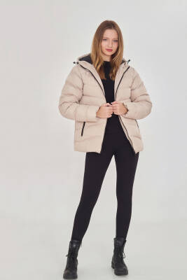 D1fference İçi Astarlı Cepli Kapüşonlu Jel Elyaflı Su ve Rügar Geçirmez Kadın Kışlık Mont - 33