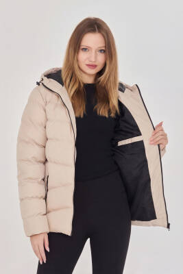 D1fference İçi Astarlı Cepli Kapüşonlu Jel Elyaflı Su ve Rügar Geçirmez Kadın Kışlık Mont - 34