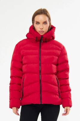 İçi Astarlı Su ve Rüzgar Geçirmez Cepli Kapüşonlu Kadın Mont