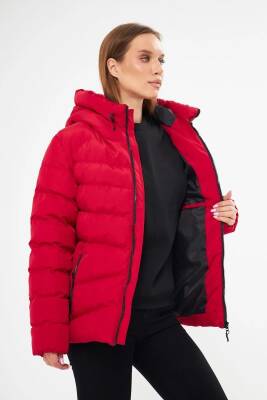 İçi Astarlı Su ve Rüzgar Geçirmez Cepli Kapüşonlu Kadın Mont - 4