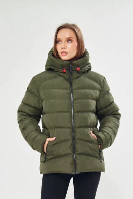 İçi Astarlı Su ve Rüzgar Geçirmez Cepli Kapüşonlu Kadın Mont - 8