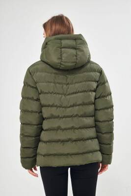 İçi Astarlı Su ve Rüzgar Geçirmez Cepli Kapüşonlu Kadın Mont - 12