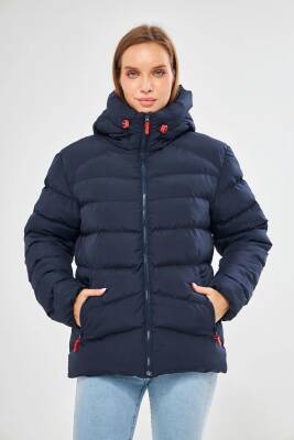 İçi Astarlı Su ve Rüzgar Geçirmez Cepli Kapüşonlu Kadın Mont - 13