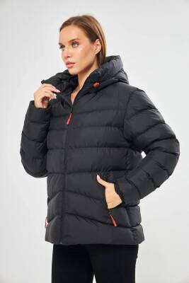 İçi Astarlı Su ve Rüzgar Geçirmez Cepli Kapüşonlu Kadın Mont - 20